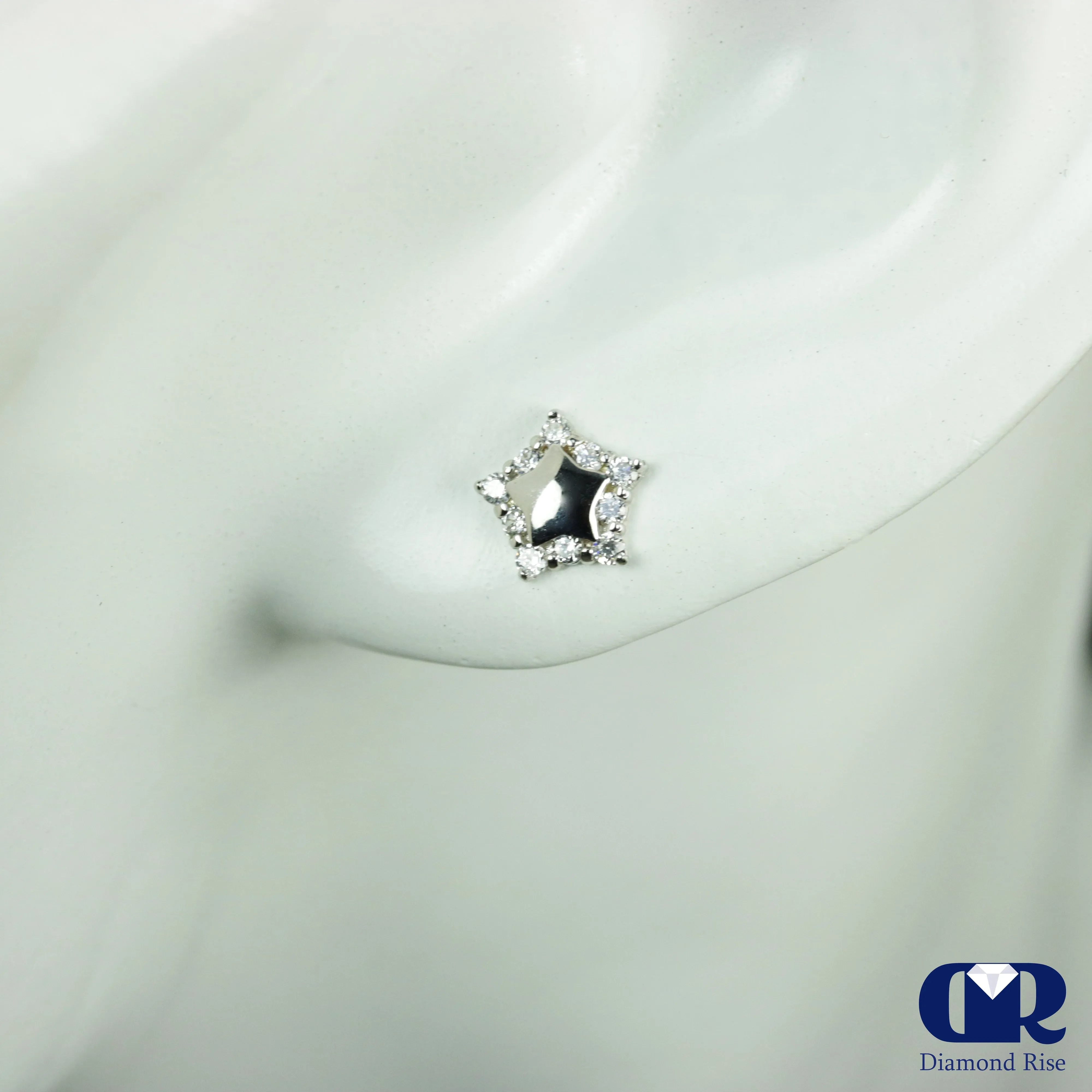 Diamond Stud Earring Star Shape In 14K White Gold