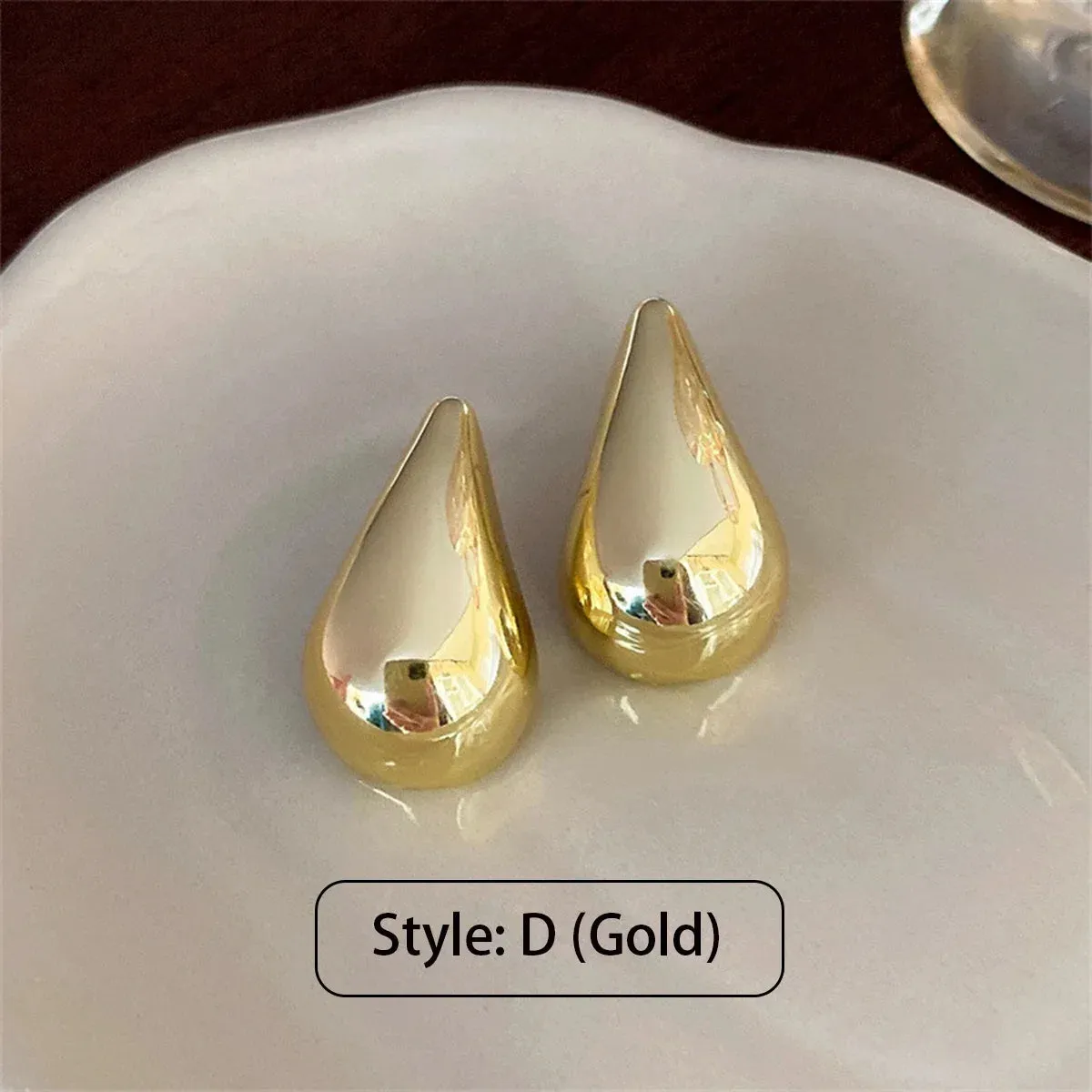 Golden Women's Water Drop Earrings Smooth Teardrop Earrings Lightweight Jewelry Wholesale