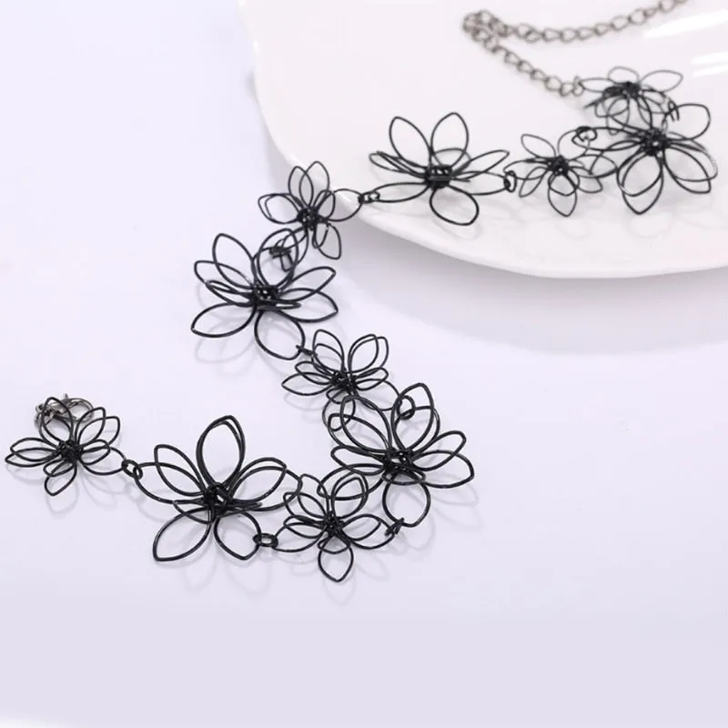 VenusFox Black Flower Choker Necklace